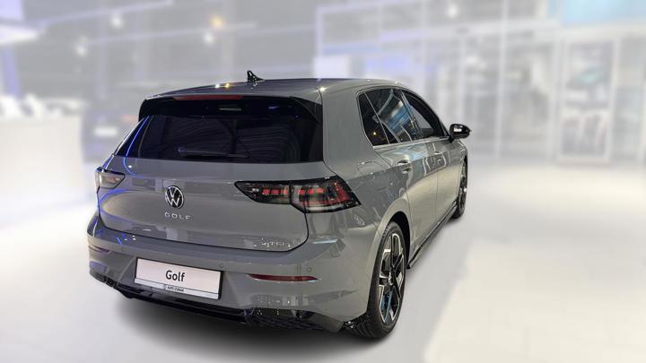 VW Golf VIII PA 1.5 eTSI DSG R-Line