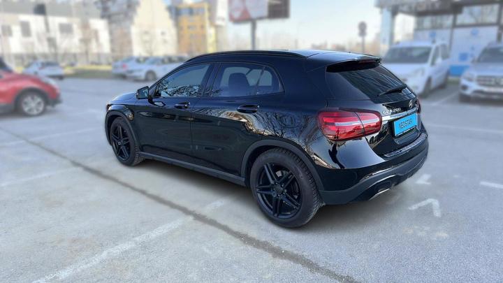 Mercedes-Benz GLA 200 Night Star