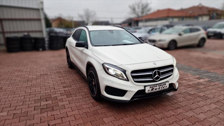 Mercedes-Benz GLA 180 d AMG Line