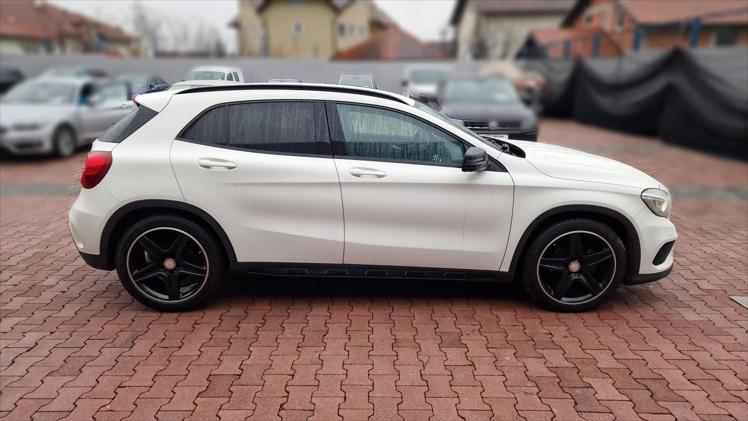 Mercedes-Benz GLA 180 d AMG Line