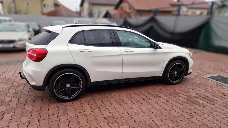 Mercedes-Benz GLA 180 d AMG Line