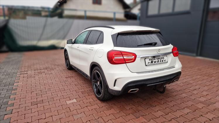 Mercedes-Benz GLA 180 d AMG Line