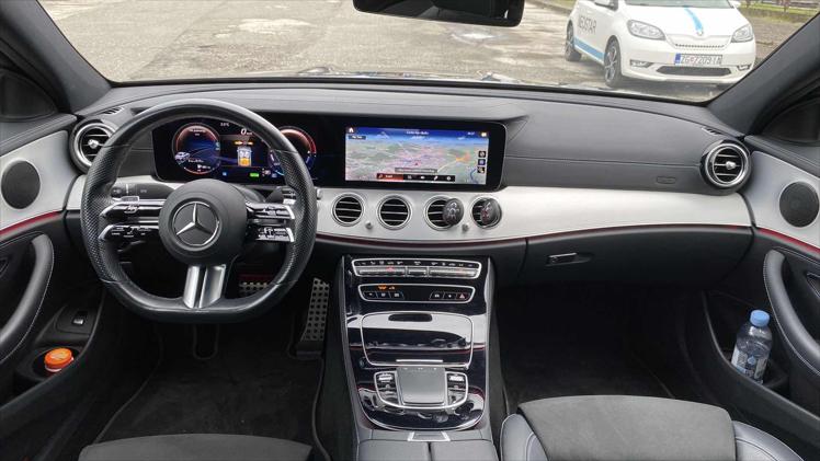 Mercedes-Benz E 300 de AMG Line Aut.