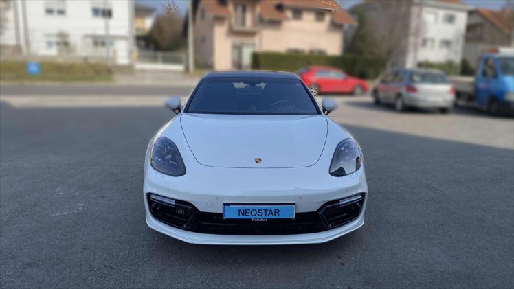 Porsche Panamera GTS PDK