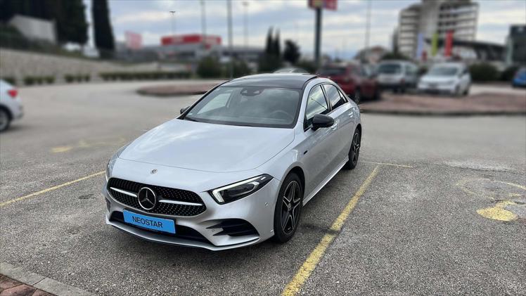 Rabljeni automobil na prodaju iz oglasa 77097 - Mercedes-Benz A-Klasa A 250 e AMG Line Aut.