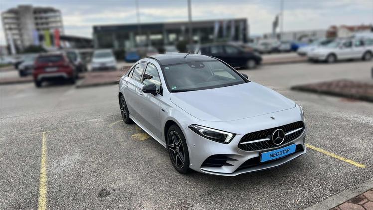 Mercedes-Benz A 250 e AMG Line Aut.