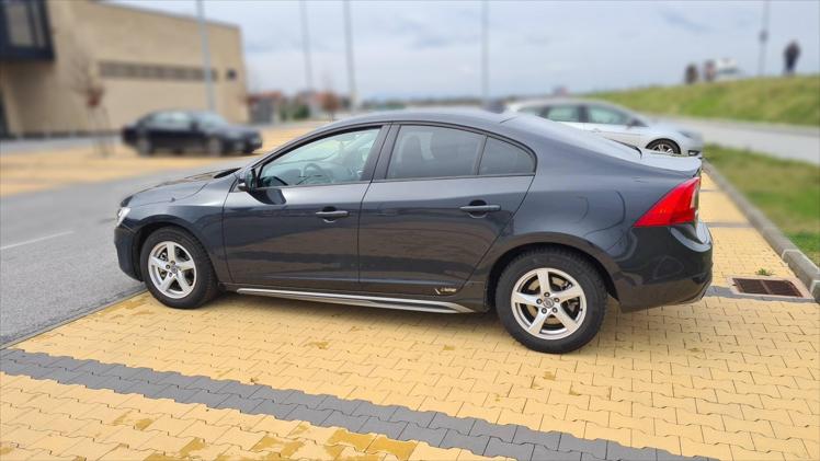 Volvo S60 D2 103g. Momentum