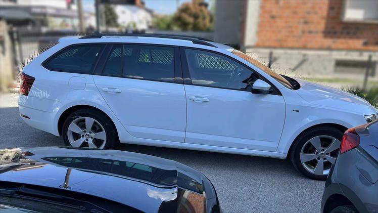 Škoda Octavia Combi 1,6 TDI Clever DSG 5 vrata