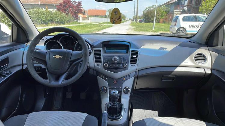 Chevrolet Cruze 1,6 LS+